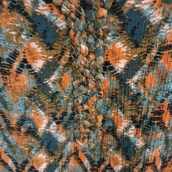 Democracy Women's High/Low Top With Braided Detail Size XLThis Democracy women's - Picture 10 of 11